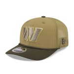 New Era Pánská kšiltovka Washington Commanders NFL 2025 Salute to Service 9SEVENTY Trucker Snapback