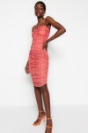 Trendyol růžové tištěné vypasované / jednoduché řasení detail skládané tyl midi flexibilní pletené šaty