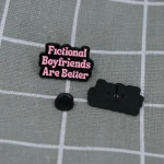Pinarna.cz Fictional boyfriends are better / Fiktivní partneři jsou lepší