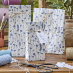 Ib Laursen Papírový sáček Cornflowers 30,5 cm, modrá barva, papír