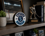 Mustang Puk Seattle Kraken NHL Cog