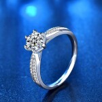 Royal Fashion stříbrný prsten HA-XJZ007-SILVER-MOISSANITE-ZIRCON Velikost: 8 (EU: 57-58)