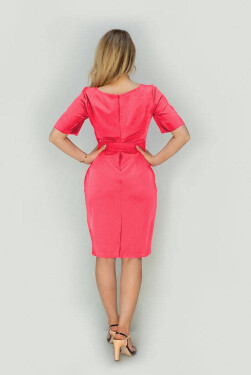 šaty neonově korálové barvě páskem růžová model 7426154 INPRESS