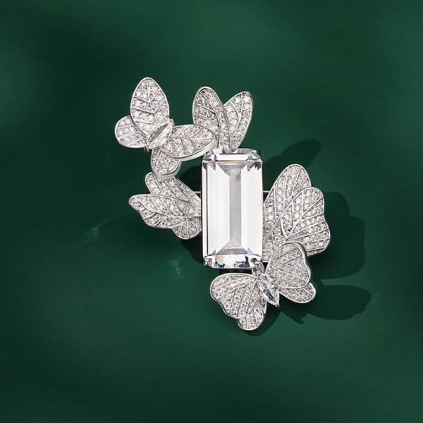 Luxusní brož s motýly a čirým krystalem Beatrix, Stříbrná