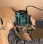 Makita RP1803FX / Vrchní frézka / 1650W / Výška zdvihu 0-70mm / 22.000 ot-min / Upínání hřídele 12 mm (RP1803FX)