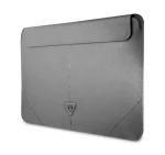 GUESS Saffiano Triangle Metal Logo Computer Sleeve 16 stříbrná (3666339039899)