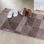 Kusový koberec ICONA hnědá 67 cm