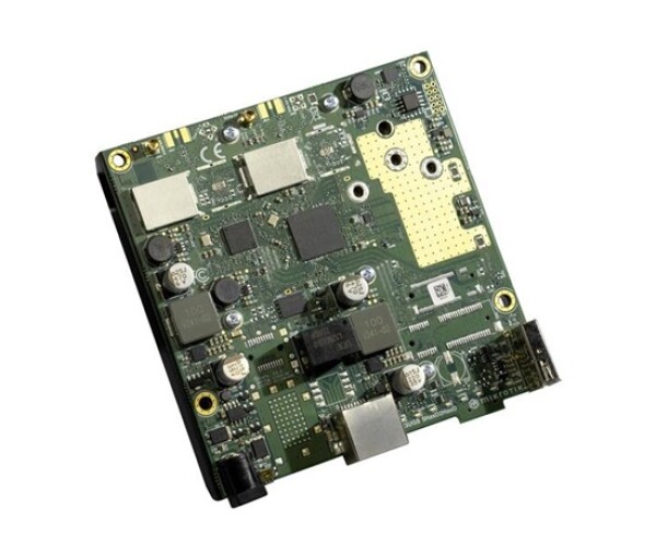 MikroTik L11UG-5HaxD EDF_1711064