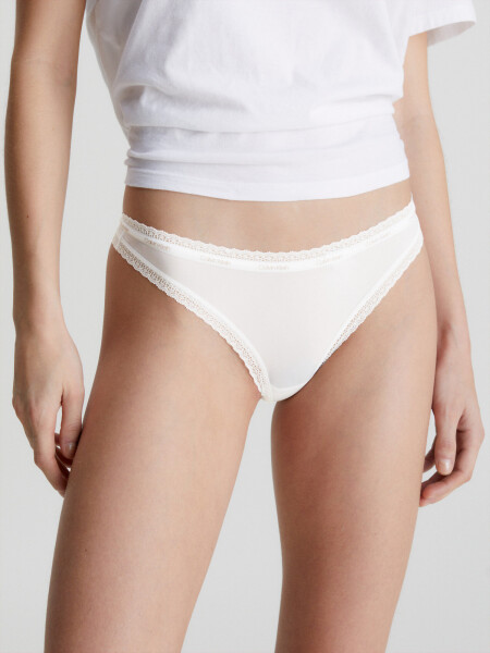 Dámská tanga Thong Bottoms Up 000QD3763E 100 bílá Calvin Klein