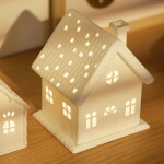 Räder Porcelánový svícen domeček Vines, bílá barva, porcelán