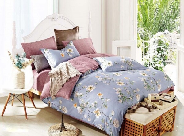 Modré oboustranné ložní povlečení květinovým motivem Šířka: 200 cm | Délka: 220 cm 2ks 70x80 cm (standard zdarma) Šířka: 200 cm | Délka: 220 cm