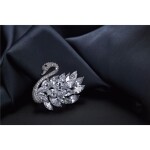 Exkluzivní brož Swarovski Elements Nicolet - labuť, Bílá/čirá