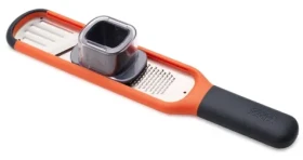 JOSEPH JOSEPH Handi Grate oranžové – ruční, plastové, kuchyňské struhadlo