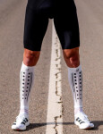 Kompresní lýtkové návleky Compressport R2 Aero 2.0 - White/Black Velikost: 38-42 cm obvod lýtka