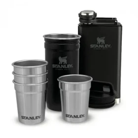 Stanley Dárkový set Adventure Series Placatka 4 panáky black 230 ml