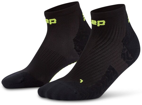 CEP dámské kotníkové běžecké kompresní ponožky ULTRALIGHT 4.0 - black Velikost: II (EUR 34-37)