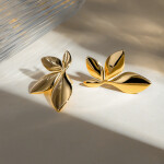 ELENYS Golden Bloom – pozlacené náušnice 18K žluté zlato