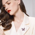 Brož se zirkony Bertranda - motýl, Fialová