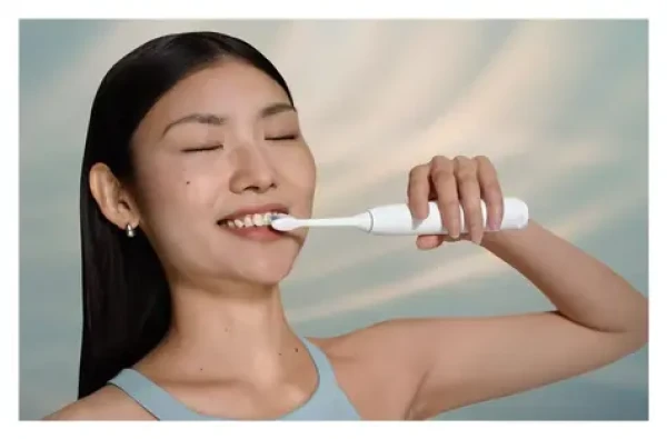 Philips Sonicare 5500 HX7110/01 bílá / Sonický zubní kartáček / výdrž baterie 504 h / nabíjecí kabel (HX7110/01)