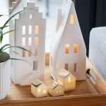 Räder Porcelánová mini LED lucerna Small House, bílá barva
