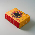 Cake star Vánoční krabice "věnec" 21x15x7cm