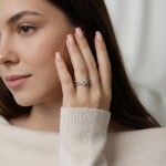 ELENYS Victoria stříbrný rhodiovaný prsten s kulatým zirkonem 925 Velikost: 6 (EU: 51-53)