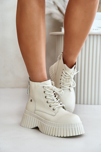 Zateplené kožené kotníkové boty na masivní podrážce světle béžové GOE OO2N4127 37