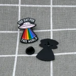 Pinarna.cz Ufo - Too gay for this world / Příliš gay pro tento svět