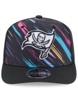 New Era Pánská kšiltovka Tampa Bay Buccaneers NFL 2026 Crucial Catch 9SEVENTY Stretch-Snap Trucker