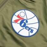 Mitchell & Ness Pánská bunda Philadelphia 76ers NBA Olive Heavyweight Satin Velikost: XL