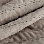 DumDekorace Béžový elegantní dekorativní přehoz do ložnice Šířka: 170 cm | Délka: 210 cm