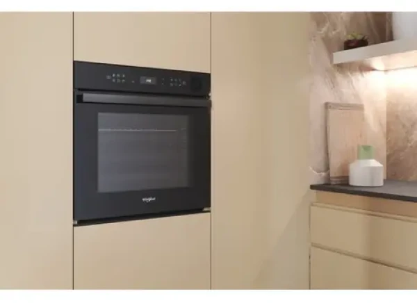 Whirlpool AKZ9S 8260 FB černá / Vestavná trouba / Hydrolytické čištění / TouchControl (AKZ9S 8260 FB)