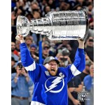 Fanatics Fotografie Steven Stamkos Tampa Bay Lightning 2021 Stanley Cup Champions Raising Cup Photograph 8" x 10"