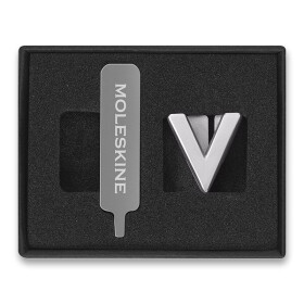 Ozdoba na zápisník Moleskine, písmena abecedy - písmeno V