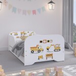 DumDekorace Dětská postel pro kluky 140 x 70 cm s bagrem a nákladním autem
