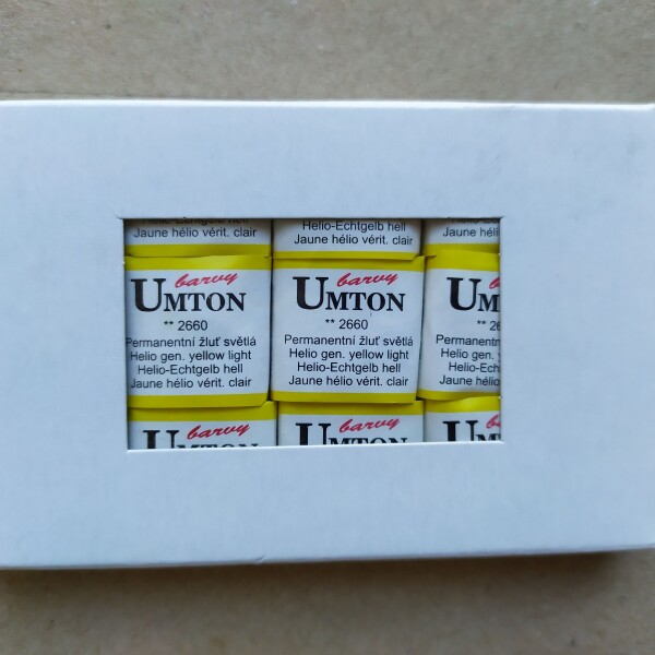 Umton Umton, mistrovské akvarelové barvy, 1/2 pánvička, 2,6 ml, 1 ks Barva Umton: 2660 Permanentní žluť světlá