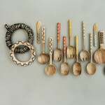 MADAM STOLTZ Salátový příbor Natural / Multi coloured – set 2 ks, přírodní barva, dřevo