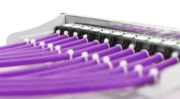 Digitus fialová / Instalační kabel / Cat6 U/UTP / 305 m / drát AWG23/1 / LSZH (DK-1613-VH-305)
