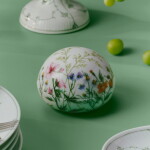 Royal Copenhagen Porcelánová dózička Bonbonniere Wildflowers, bílá barva, porcelán