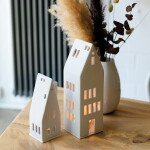 Räder Porcelánový svícen domeček Pointed Roof 20 cm, bílá barva, porcelán