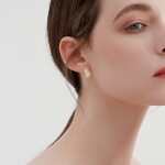 Náušnice s čirými zirkony ve tvaru obilných klásků – elegantní přírodní design, Zlatá