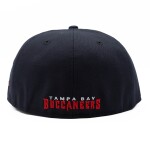 New Era Pánská kšiltovka Tampa Bay Buccaneers NFL Alternate Logo 59FIFTY Fitted - Tmavě modrá Velikost: 7 5/8
