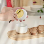 Räder Porcelánová máslenka s vodním filtrem, bílá barva, porcelán