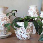 Chic Antique Obal na květiny Floral Motif Ø 10,5 cm, hnědá barva, keramika