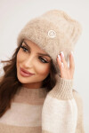 Dámská čepice žebrovaná z viskózy nadýchaná s ozdobným kovovým knoflíkem béžová UNI