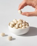 Vilgain Mandle v čokoládě – bílá čokoláda posypaná kokosem 250 g