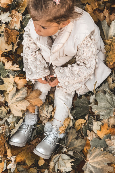 Stříbrné izolované dětské boty Trapery Fobos 29