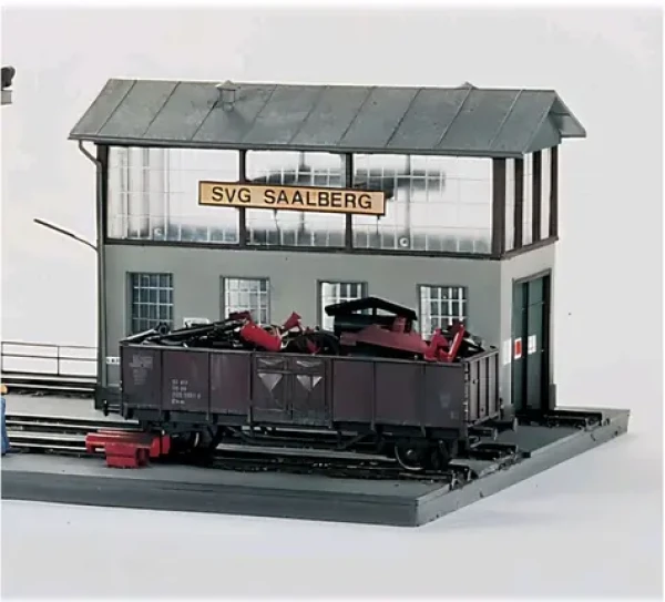 Piko 61101 Authentic Edition - Servisní dílna vrakoviště lokomotiv