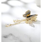 Exkluzivní brož Swarovski Elements Fortunata - motýl, Zlatá