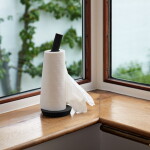 HAY Dřevěný stojan na papírové utěrky Porter Black, černá barva, dřevo